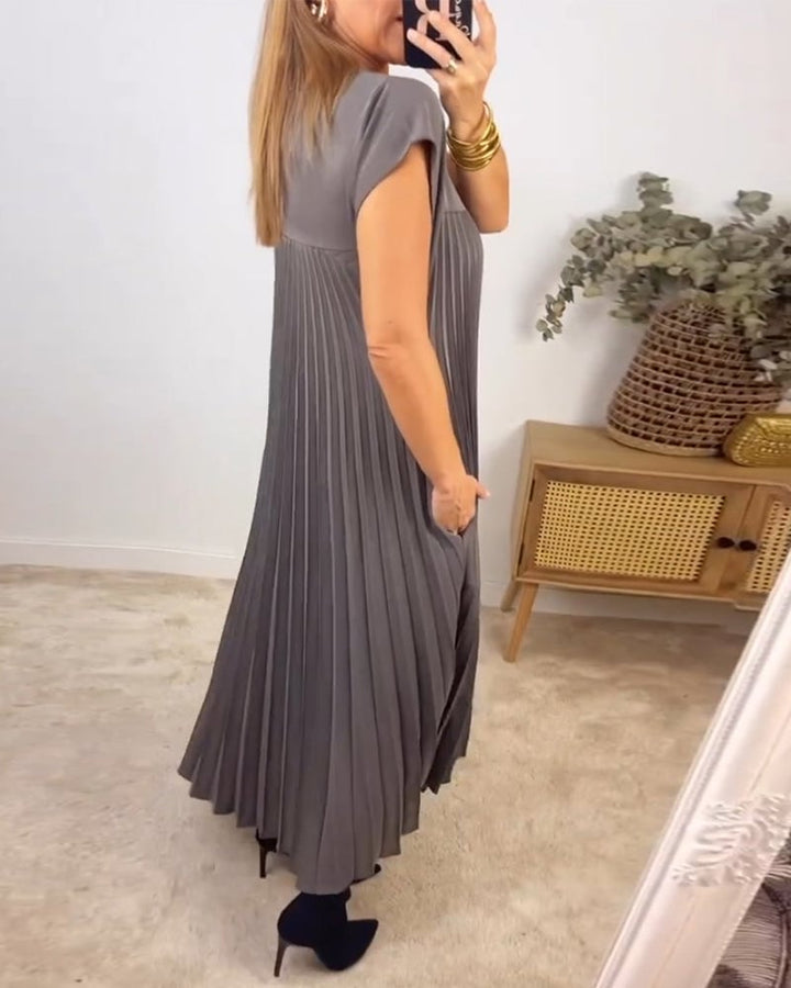 Karencita | Classic Pleated Maxi Dress