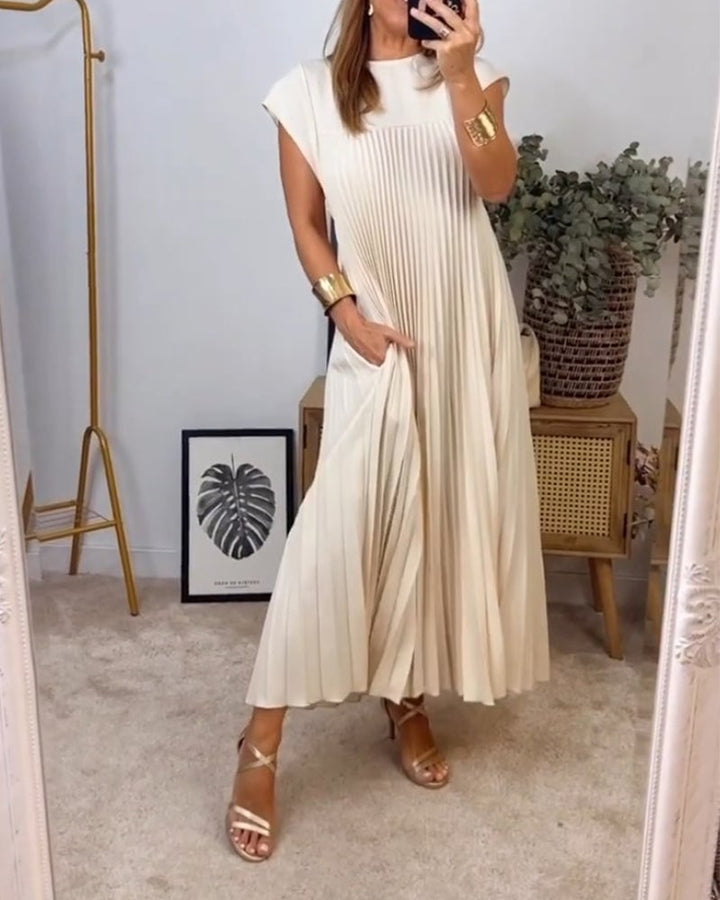 Karencita | Classic Pleated Maxi Dress