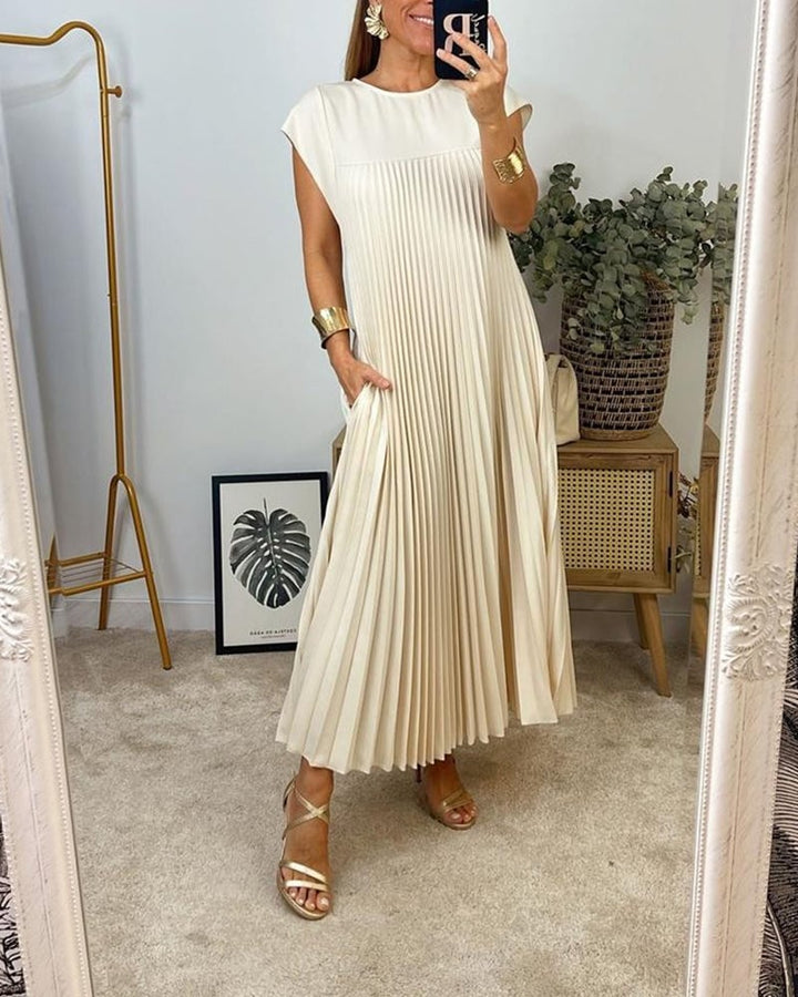 Karencita | Classic Pleated Maxi Dress