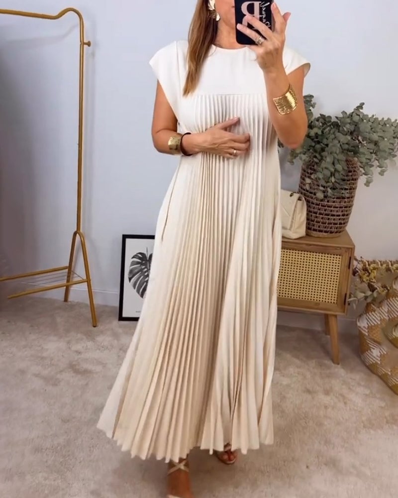 Karencita | Classic Pleated Maxi Dress