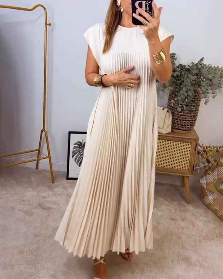 Karencita | Classic Pleated Maxi Dress