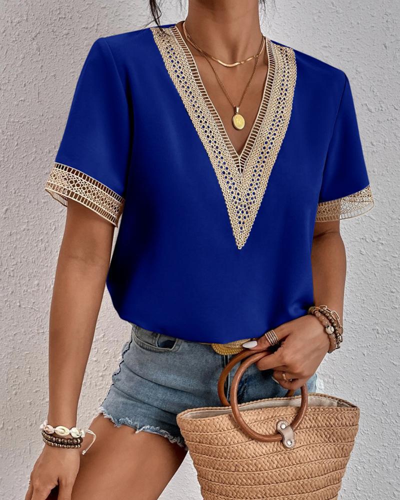 Ruky | Elegant V-Neck Blouse