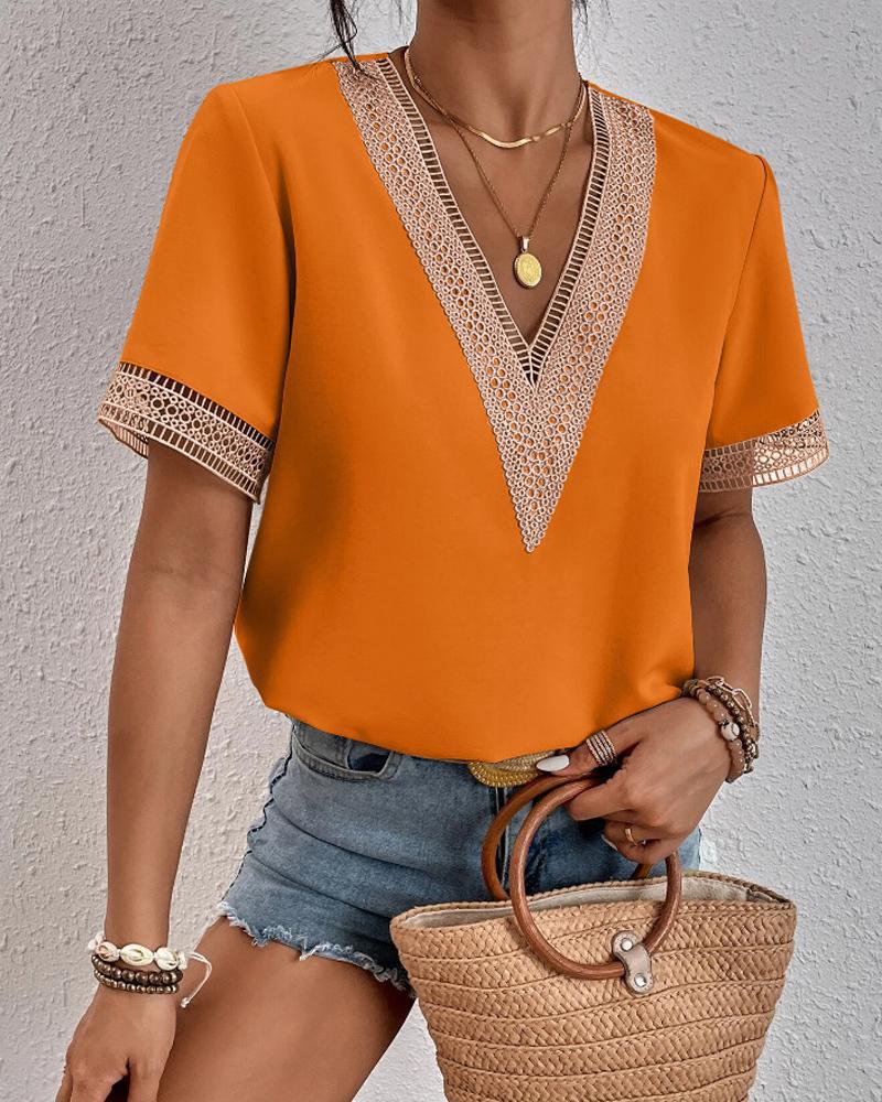 Ruky | Elegant V-Neck Blouse