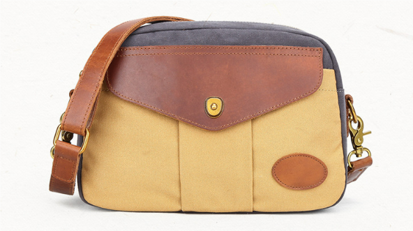 Andrian | Vintage Camera Shoulder Bag