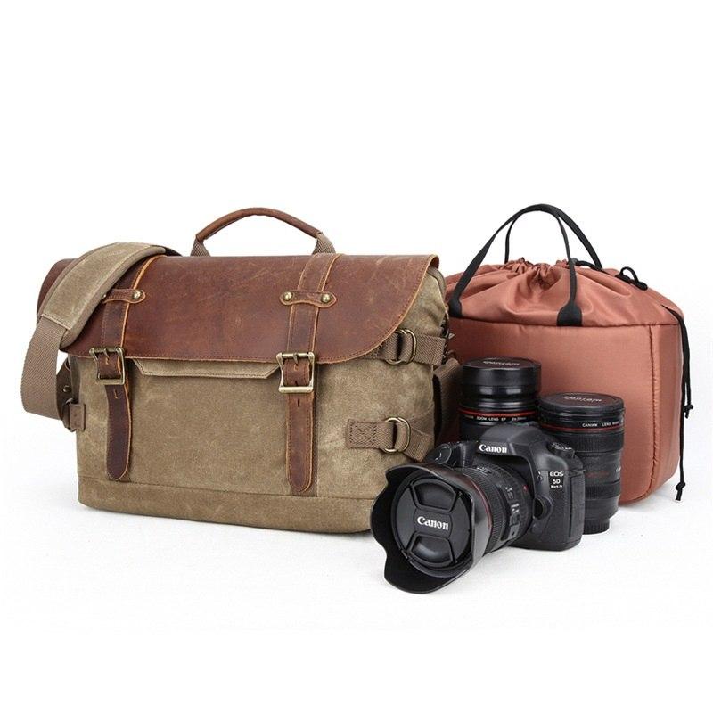 Hilton | Classic Messenger Bag